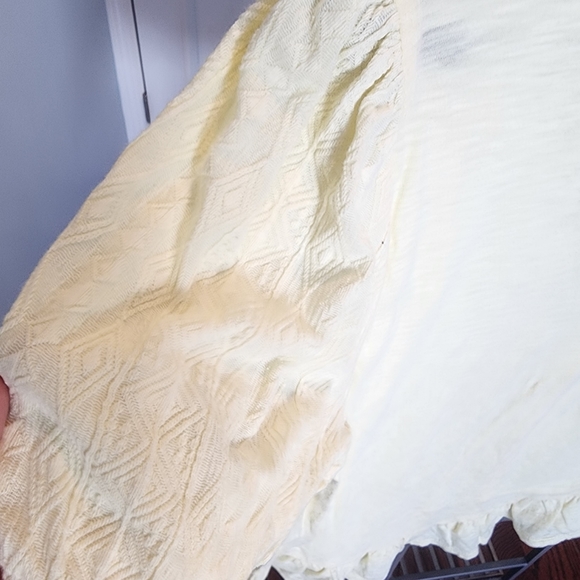 Lucky Brand Ruffle Hem Top - Picture 3 of 5